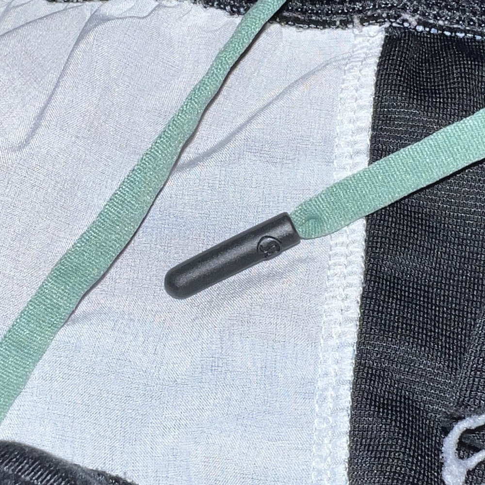 Lululemon Athletic Shorts Mens Small Gym Training Workout Multicolor Pockets - Picture 6 of 9